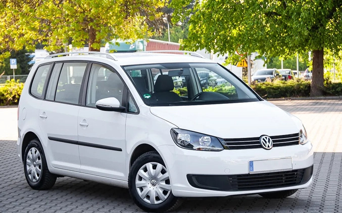 Volkswagen Touran cena 32900 przebieg: 204000, rok produkcji 2013 z Dobra małe 631